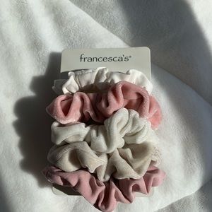 Francesca scrunchies